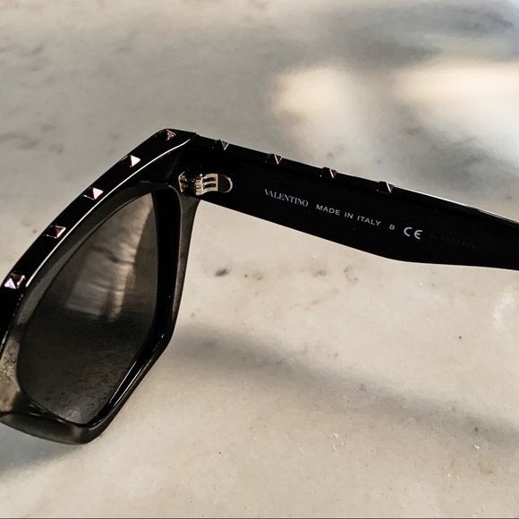 *SOLD* Valentino Rockstud Acetate Sunglasses - Picture 9 of 15